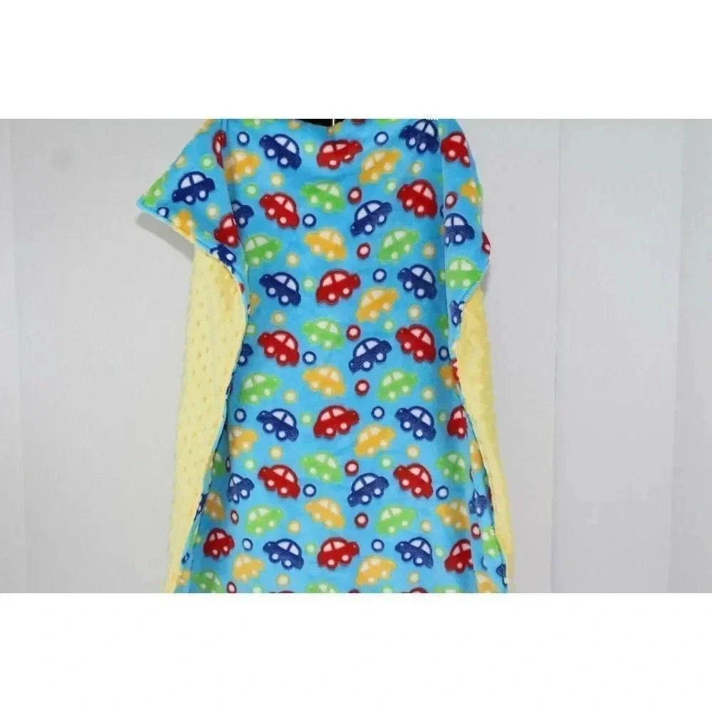 Kids clean with little cars blanket